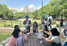 용인특례시 수지구, 신정공원·수지구청역 일대서 펫티켓 캠페인